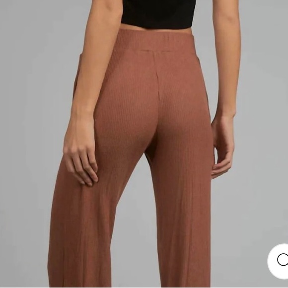 ELAN. Faux Suede camel brown bell bottoms. Zipper on side. - Picture 2 of 13